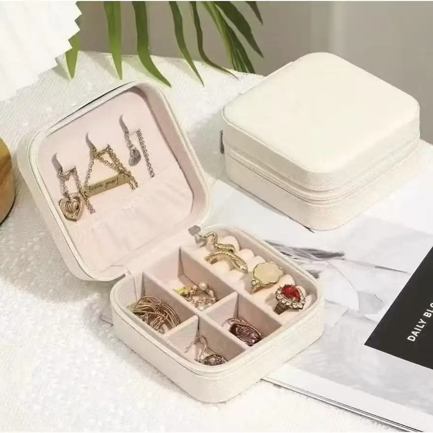 Porta-Joias de Viagem Mini com Espelho e Divisórias, Zíper e Interior Acolchoado - Imagem 7