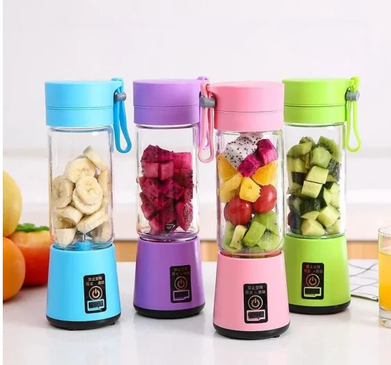 Mini liquidificadores portáteis em quatro cores com frutas